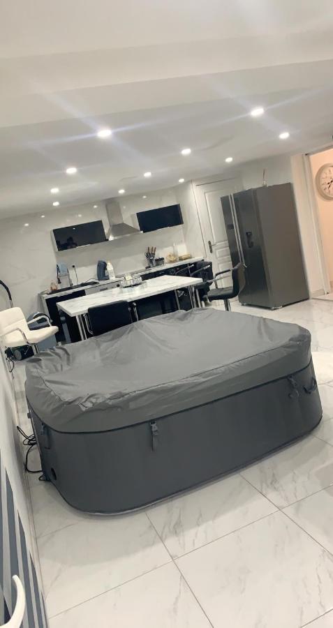 Love Room Givors Exterior foto