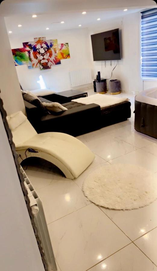 Love Room Givors Exterior foto